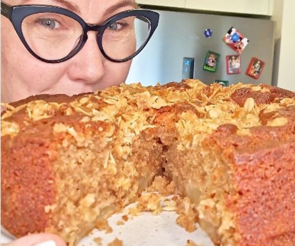 Apple crumble cake cooked