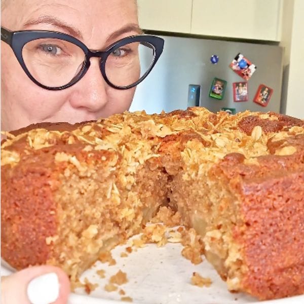 Basic cake batter recipe Apple crumble cake Apple crumble cake cooked