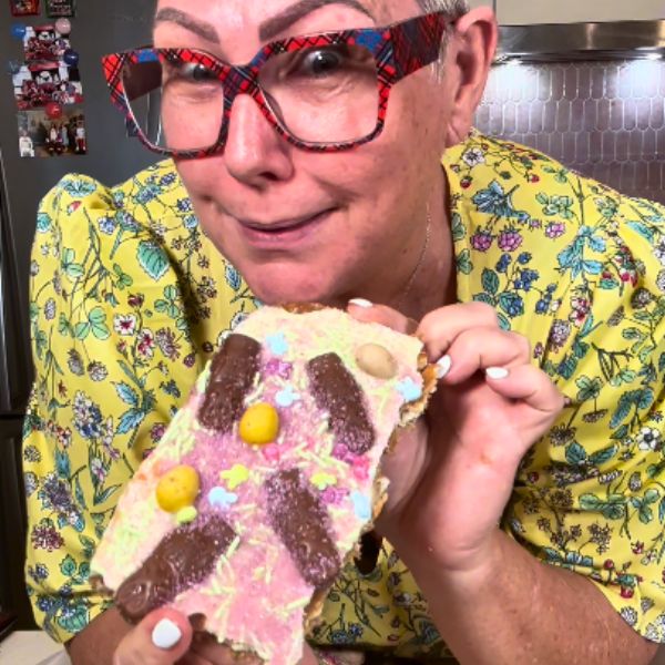 Easter Crack served