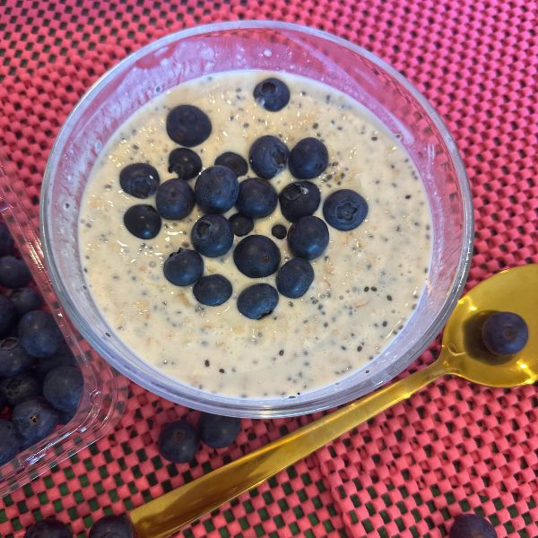 Overnight Oats 2 Overnight Oats with blueberries
