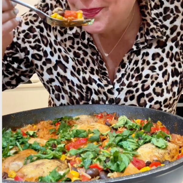 Quick Easy Winter Dinners Day 6 One Pan Mexican Chicken and Rice One Pan Mexican Chicken and Rice cooked