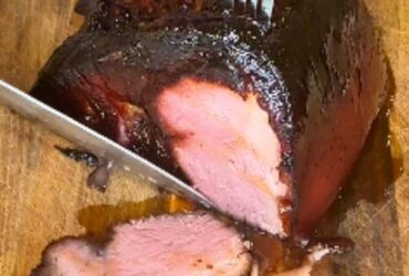 Baked Ham cutting