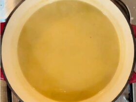 Christmas Gravy in pot