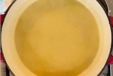 Christmas Gravy in pot
