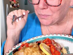 Mediterranean Chicken Tray Bake plated