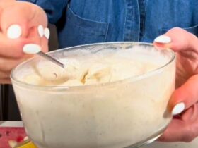 Yoghurt Sauce in bowl