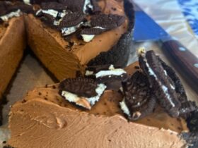 Oreo Cheesecake sliced
