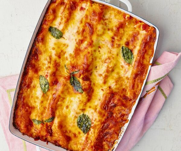 Pesto Cannelloni served in dish
