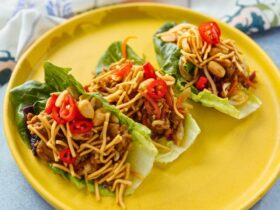 San Choi Bow on plate