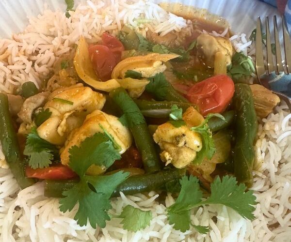 quick chicken curry served