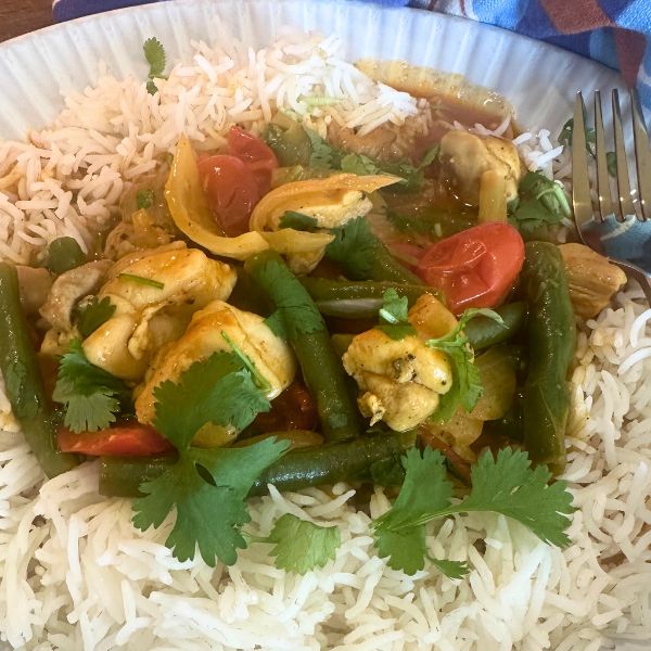quick chicken curry served