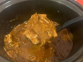 Braised steak and onions cooked in slow cooker