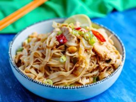 Chicken Pad Thai served