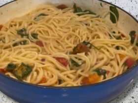 meghan markle's one skillet pasta dish on bench