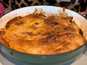 Butter Chicken Pie in pot